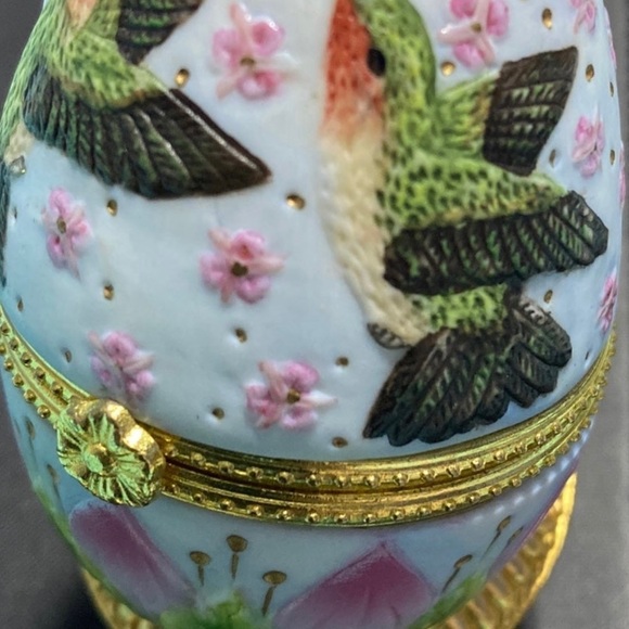 Hummingbird Egg - Picture 8 of 8